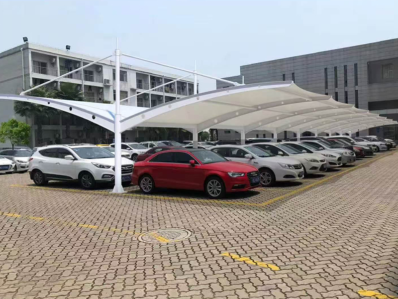 膜鋼結(jié)構(gòu)停車棚